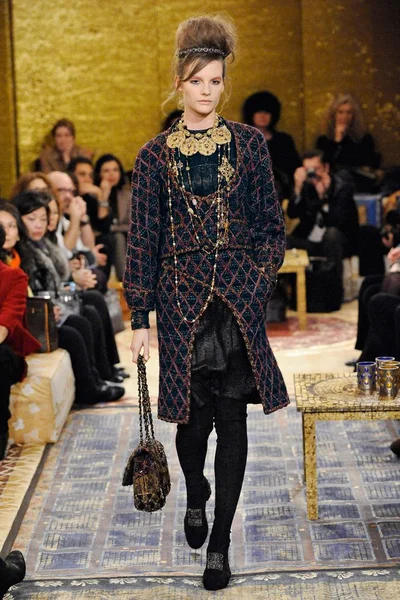 Look 29